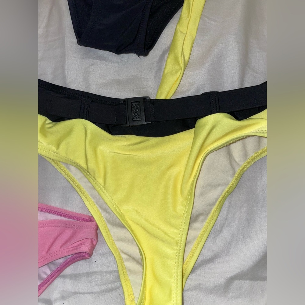 Assorted bikini pieces - Picture 6 of 9